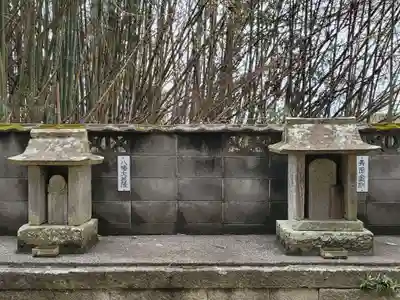 若一神社の末社・摂社