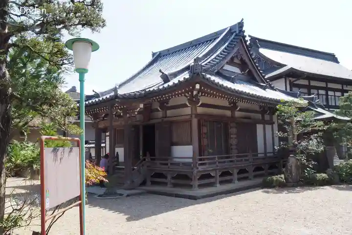 東南院の本殿・本堂