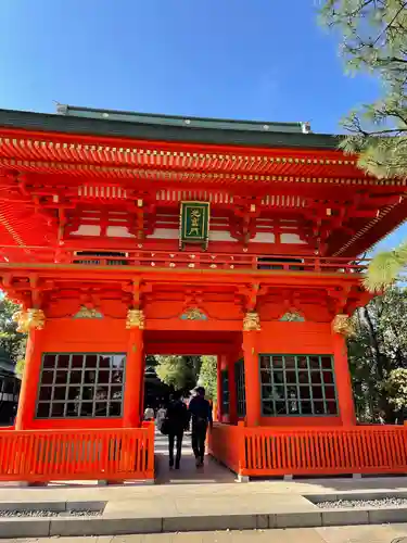 穴八幡宮の山門