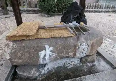 龍神社の{uncategorized: "未分類", other: "その他", undefined: "問題あり", building: "その他建物", grave: "お墓", sacred_gate: "鳥居", guardian: "狛犬", statue: "像", buddha: "仏像", history: "歴史", nature: "自然", garden: "庭園", animal: "動物", pagoda: "塔", temizu: "手水舎", mountain_gate: "山門・神門", sanctuary: "本殿・本堂", subordinate: "末社・摂社", art: "芸術", scenery: "景色", jizo: "地蔵", ema: "絵馬", goshuin: "御朱印", omikuji: "おみくじ", items: "授与品その他", amulet: "お守り", goshuincho: "御朱印帳", eats: "食事", festival: "お祭り", votive_dance: "神楽", shichigosan: "七五三参", wedding: "結婚式", experience: "体験その他", initially: "初詣", around: "周辺", anti_infection: "感染症対策"}