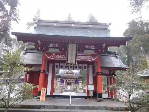 宇奈岐日女神社の山門