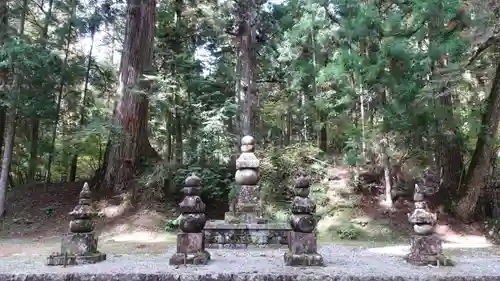 高野山金剛峯寺奥の院(和歌山県)