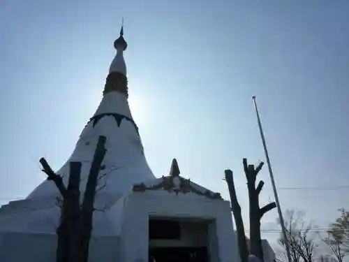 パゴダ平和記念塔のその他建物