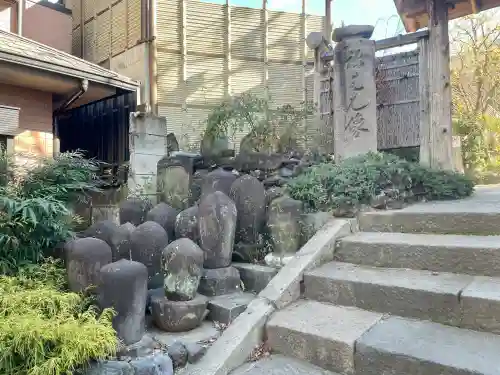 安養院の{uncategorized: "未分類", other: "その他", undefined: "問題あり", building: "その他建物", grave: "お墓", sacred_gate: "鳥居", guardian: "狛犬", statue: "像", buddha: "仏像", history: "歴史", nature: "自然", garden: "庭園", animal: "動物", pagoda: "塔", temizu: "手水舎", mountain_gate: "山門・神門", sanctuary: "本殿・本堂", subordinate: "末社・摂社", art: "芸術", scenery: "景色", jizo: "地蔵", ema: "絵馬", goshuin: "御朱印", omikuji: "おみくじ", items: "授与品その他", amulet: "お守り", goshuincho: "御朱印帳", eats: "食事", festival: "お祭り", votive_dance: "神楽", shichigosan: "七五三参", wedding: "結婚式", experience: "体験その他", initially: "初詣", around: "周辺", anti_infection: "感染症対策"}