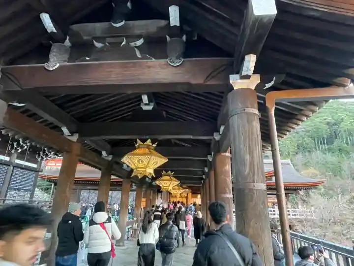 清水寺の{uncategorized: "未分類", other: "その他", undefined: "問題あり", building: "その他建物", grave: "お墓", sacred_gate: "鳥居", guardian: "狛犬", statue: "像", buddha: "仏像", history: "歴史", nature: "自然", garden: "庭園", animal: "動物", pagoda: "塔", temizu: "手水舎", mountain_gate: "山門・神門", sanctuary: "本殿・本堂", subordinate: "末社・摂社", art: "芸術", scenery: "景色", jizo: "地蔵", ema: "絵馬", goshuin: "御朱印", omikuji: "おみくじ", items: "授与品その他", amulet: "お守り", goshuincho: "御朱印帳", eats: "食事", festival: "お祭り", votive_dance: "神楽", shichigosan: "七五三参", wedding: "結婚式", experience: "体験その他", initially: "初詣", around: "周辺", anti_infection: "感染症対策"}