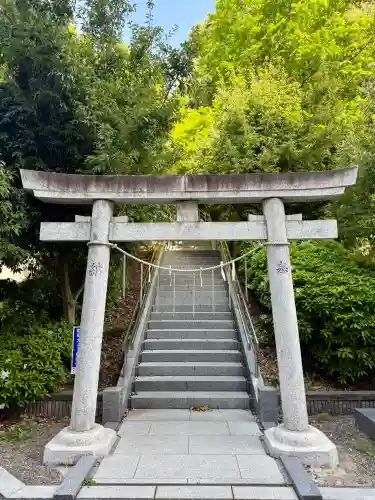 十二神社の{uncategorized: "未分類", other: "その他", undefined: "問題あり", building: "その他建物", grave: "お墓", sacred_gate: "鳥居", guardian: "狛犬", statue: "像", buddha: "仏像", history: "歴史", nature: "自然", garden: "庭園", animal: "動物", pagoda: "塔", temizu: "手水舎", mountain_gate: "山門・神門", sanctuary: "本殿・本堂", subordinate: "末社・摂社", art: "芸術", scenery: "景色", jizo: "地蔵", ema: "絵馬", goshuin: "御朱印", omikuji: "おみくじ", items: "授与品その他", amulet: "お守り", goshuincho: "御朱印帳", eats: "食事", festival: "お祭り", votive_dance: "神楽", shichigosan: "七五三参", wedding: "結婚式", experience: "体験その他", initially: "初詣", around: "周辺", anti_infection: "感染症対策"}
