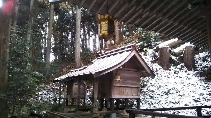 新山神社の本殿・本堂