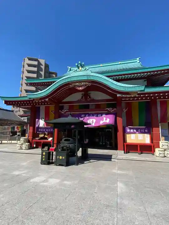 成田山横浜別院延命院の本殿・本堂