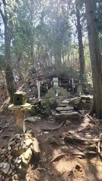 御岩神社の{uncategorized: "未分類", other: "その他", undefined: "問題あり", building: "その他建物", grave: "お墓", sacred_gate: "鳥居", guardian: "狛犬", statue: "像", buddha: "仏像", history: "歴史", nature: "自然", garden: "庭園", animal: "動物", pagoda: "塔", temizu: "手水舎", mountain_gate: "山門・神門", sanctuary: "本殿・本堂", subordinate: "末社・摂社", art: "芸術", scenery: "景色", jizo: "地蔵", ema: "絵馬", goshuin: "御朱印", omikuji: "おみくじ", items: "授与品その他", amulet: "お守り", goshuincho: "御朱印帳", eats: "食事", festival: "お祭り", votive_dance: "神楽", shichigosan: "七五三参", wedding: "結婚式", experience: "体験その他", initially: "初詣", around: "周辺", anti_infection: "感染症対策"}