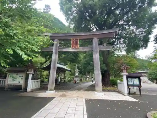 高麗神社の鳥居