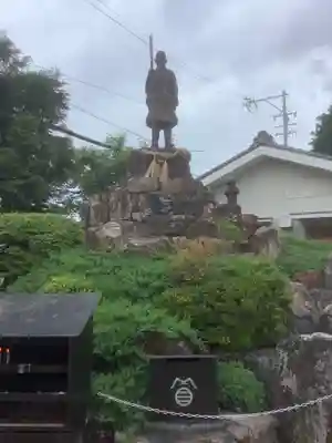 天神社・覚明堂(牛山町)の像
