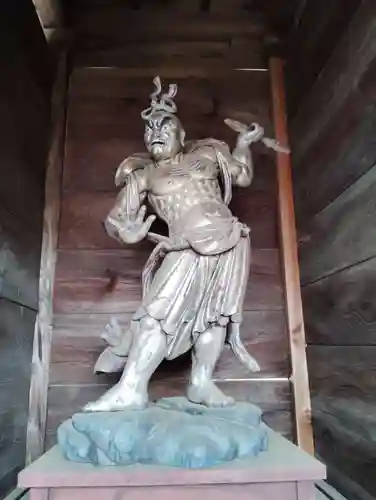 徳寿寺の像