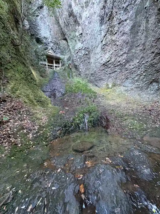 蔵王堂(鰐淵寺奥の院)の本殿・本堂