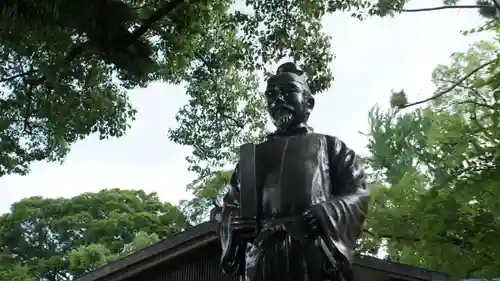 護王神社の像