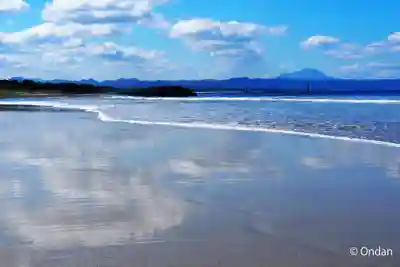 稲佐の浜 弁天島(島根県)