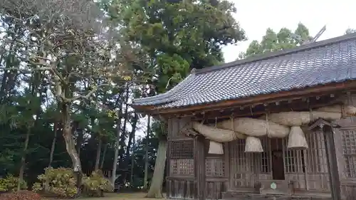 六所神社の本殿