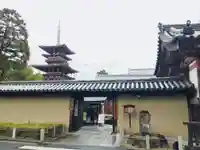 薬師寺の山門・神門