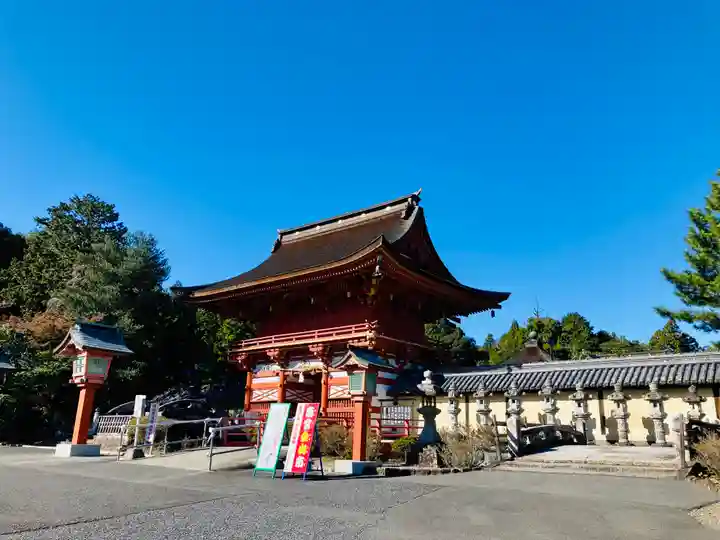 美濃國一宮 南宮大社の山門・神門