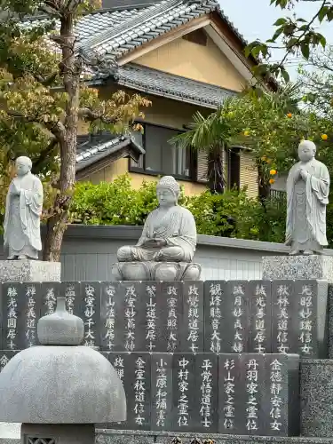西来寺の{uncategorized: "未分類", other: "その他", undefined: "問題あり", building: "その他建物", grave: "お墓", sacred_gate: "鳥居", guardian: "狛犬", statue: "像", buddha: "仏像", history: "歴史", nature: "自然", garden: "庭園", animal: "動物", pagoda: "塔", temizu: "手水舎", mountain_gate: "山門・神門", sanctuary: "本殿・本堂", subordinate: "末社・摂社", art: "芸術", scenery: "景色", jizo: "地蔵", ema: "絵馬", goshuin: "御朱印", omikuji: "おみくじ", items: "授与品その他", amulet: "お守り", goshuincho: "御朱印帳", eats: "食事", festival: "お祭り", votive_dance: "神楽", shichigosan: "七五三参", wedding: "結婚式", experience: "体験その他", initially: "初詣", around: "周辺", anti_infection: "感染症対策"}