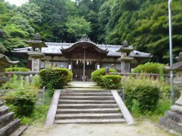 穴師坐兵主神社の本殿