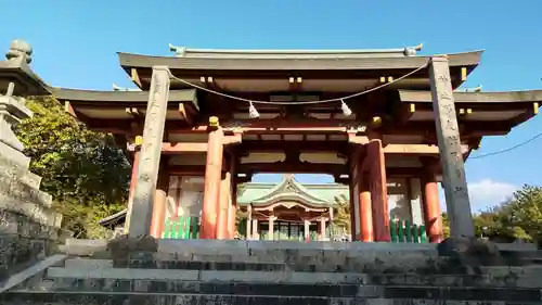 鴻八幡宮の山門