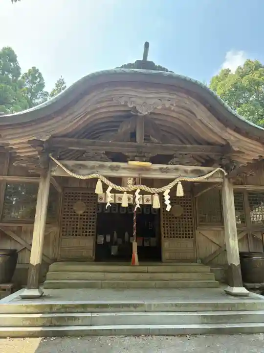 宇佐八幡神社の{uncategorized: "未分類", other: "その他", undefined: "問題あり", building: "その他建物", grave: "お墓", sacred_gate: "鳥居", guardian: "狛犬", statue: "像", buddha: "仏像", history: "歴史", nature: "自然", garden: "庭園", animal: "動物", pagoda: "塔", temizu: "手水舎", mountain_gate: "山門・神門", sanctuary: "本殿・本堂", subordinate: "末社・摂社", art: "芸術", scenery: "景色", jizo: "地蔵", ema: "絵馬", goshuin: "御朱印", omikuji: "おみくじ", items: "授与品その他", amulet: "お守り", goshuincho: "御朱印帳", eats: "食事", festival: "お祭り", votive_dance: "神楽", shichigosan: "七五三参", wedding: "結婚式", experience: "体験その他", initially: "初詣", around: "周辺", anti_infection: "感染症対策"}