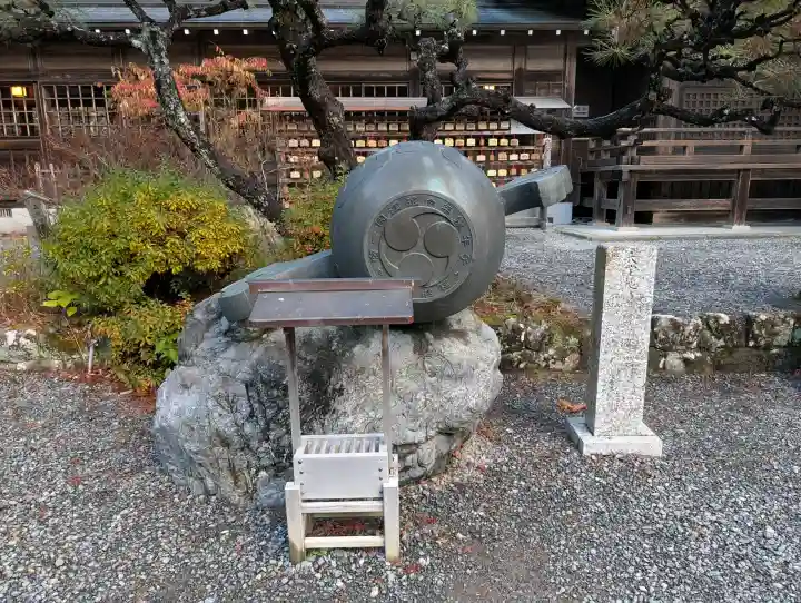 小國神社の{uncategorized: "未分類", other: "その他", undefined: "問題あり", building: "その他建物", grave: "お墓", sacred_gate: "鳥居", guardian: "狛犬", statue: "像", buddha: "仏像", history: "歴史", nature: "自然", garden: "庭園", animal: "動物", pagoda: "塔", temizu: "手水舎", mountain_gate: "山門・神門", sanctuary: "本殿・本堂", subordinate: "末社・摂社", art: "芸術", scenery: "景色", jizo: "地蔵", ema: "絵馬", goshuin: "御朱印", omikuji: "おみくじ", items: "授与品その他", amulet: "お守り", goshuincho: "御朱印帳", eats: "食事", festival: "お祭り", votive_dance: "神楽", shichigosan: "七五三参", wedding: "結婚式", experience: "体験その他", initially: "初詣", around: "周辺", anti_infection: "感染症対策"}