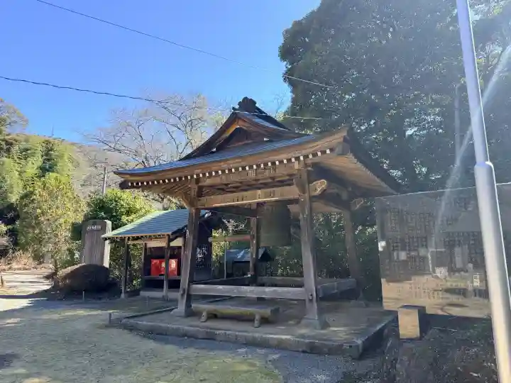 清滝寺の{uncategorized: "未分類", other: "その他", undefined: "問題あり", building: "その他建物", grave: "お墓", sacred_gate: "鳥居", guardian: "狛犬", statue: "像", buddha: "仏像", history: "歴史", nature: "自然", garden: "庭園", animal: "動物", pagoda: "塔", temizu: "手水舎", mountain_gate: "山門・神門", sanctuary: "本殿・本堂", subordinate: "末社・摂社", art: "芸術", scenery: "景色", jizo: "地蔵", ema: "絵馬", goshuin: "御朱印", omikuji: "おみくじ", items: "授与品その他", amulet: "お守り", goshuincho: "御朱印帳", eats: "食事", festival: "お祭り", votive_dance: "神楽", shichigosan: "七五三参", wedding: "結婚式", experience: "体験その他", initially: "初詣", around: "周辺", anti_infection: "感染症対策"}