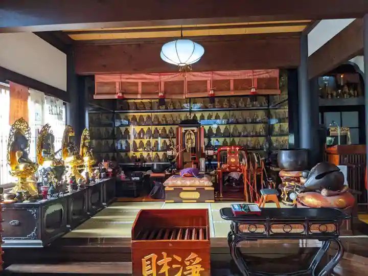 三明寺の本殿・本堂