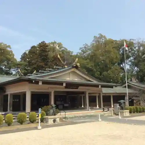 三重縣護國神社の{uncategorized: "未分類", other: "その他", undefined: "問題あり", building: "その他建物", grave: "お墓", sacred_gate: "鳥居", guardian: "狛犬", statue: "像", buddha: "仏像", history: "歴史", nature: "自然", garden: "庭園", animal: "動物", pagoda: "塔", temizu: "手水舎", mountain_gate: "山門・神門", sanctuary: "本殿・本堂", subordinate: "末社・摂社", art: "芸術", scenery: "景色", jizo: "地蔵", ema: "絵馬", goshuin: "御朱印", omikuji: "おみくじ", items: "授与品その他", amulet: "お守り", goshuincho: "御朱印帳", eats: "食事", festival: "お祭り", votive_dance: "神楽", shichigosan: "七五三参", wedding: "結婚式", experience: "体験その他", initially: "初詣", around: "周辺", anti_infection: "感染症対策"}