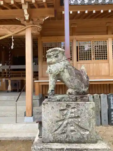 炬口八幡神社の狛犬