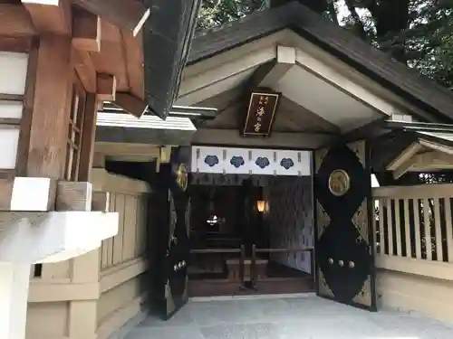 東郷神社の本殿・本堂