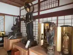 西教寺の仏像