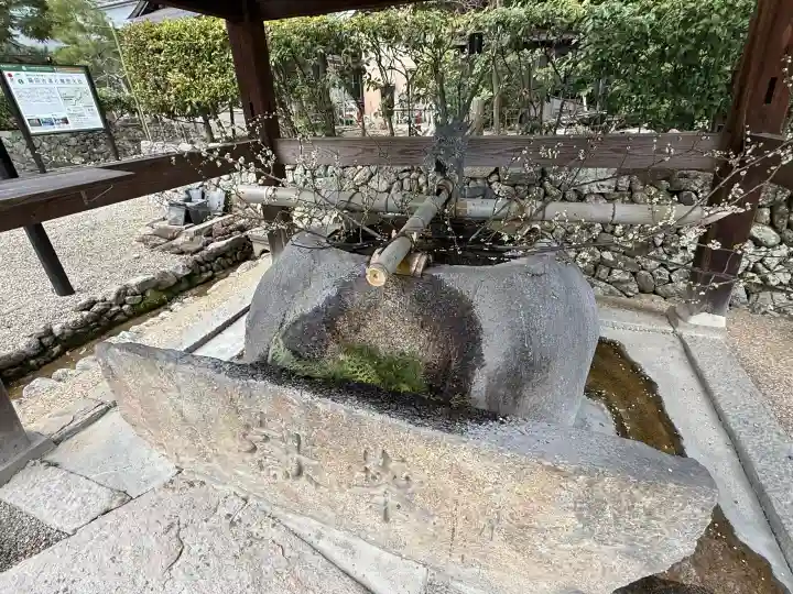 龍田大社の{uncategorized: "未分類", other: "その他", undefined: "問題あり", building: "その他建物", grave: "お墓", sacred_gate: "鳥居", guardian: "狛犬", statue: "像", buddha: "仏像", history: "歴史", nature: "自然", garden: "庭園", animal: "動物", pagoda: "塔", temizu: "手水舎", mountain_gate: "山門・神門", sanctuary: "本殿・本堂", subordinate: "末社・摂社", art: "芸術", scenery: "景色", jizo: "地蔵", ema: "絵馬", goshuin: "御朱印", omikuji: "おみくじ", items: "授与品その他", amulet: "お守り", goshuincho: "御朱印帳", eats: "食事", festival: "お祭り", votive_dance: "神楽", shichigosan: "七五三参", wedding: "結婚式", experience: "体験その他", initially: "初詣", around: "周辺", anti_infection: "感染症対策"}