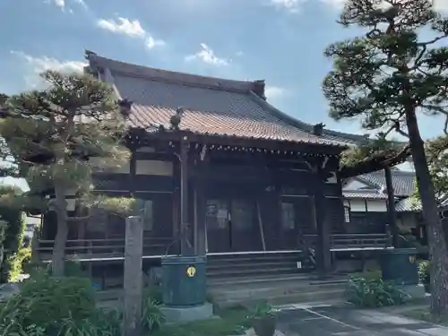 称往院の本殿・本堂