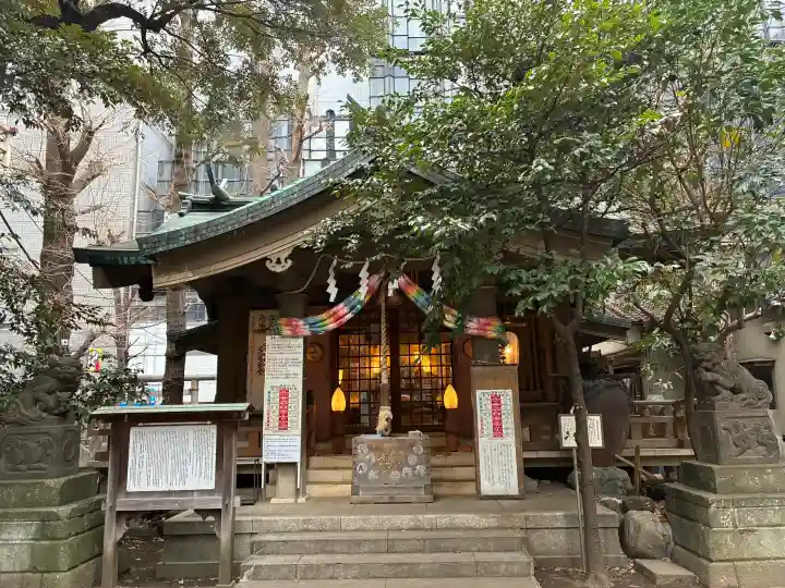 稲荷鬼王神社の{uncategorized: "未分類", other: "その他", undefined: "問題あり", building: "その他建物", grave: "お墓", sacred_gate: "鳥居", guardian: "狛犬", statue: "像", buddha: "仏像", history: "歴史", nature: "自然", garden: "庭園", animal: "動物", pagoda: "塔", temizu: "手水舎", mountain_gate: "山門・神門", sanctuary: "本殿・本堂", subordinate: "末社・摂社", art: "芸術", scenery: "景色", jizo: "地蔵", ema: "絵馬", goshuin: "御朱印", omikuji: "おみくじ", items: "授与品その他", amulet: "お守り", goshuincho: "御朱印帳", eats: "食事", festival: "お祭り", votive_dance: "神楽", shichigosan: "七五三参", wedding: "結婚式", experience: "体験その他", initially: "初詣", around: "周辺", anti_infection: "感染症対策"}
