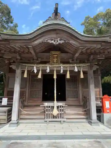 鏡神社の{uncategorized: "未分類", other: "その他", undefined: "問題あり", building: "その他建物", grave: "お墓", sacred_gate: "鳥居", guardian: "狛犬", statue: "像", buddha: "仏像", history: "歴史", nature: "自然", garden: "庭園", animal: "動物", pagoda: "塔", temizu: "手水舎", mountain_gate: "山門・神門", sanctuary: "本殿・本堂", subordinate: "末社・摂社", art: "芸術", scenery: "景色", jizo: "地蔵", ema: "絵馬", goshuin: "御朱印", omikuji: "おみくじ", items: "授与品その他", amulet: "お守り", goshuincho: "御朱印帳", eats: "食事", festival: "お祭り", votive_dance: "神楽", shichigosan: "七五三参", wedding: "結婚式", experience: "体験その他", initially: "初詣", around: "周辺", anti_infection: "感染症対策"}