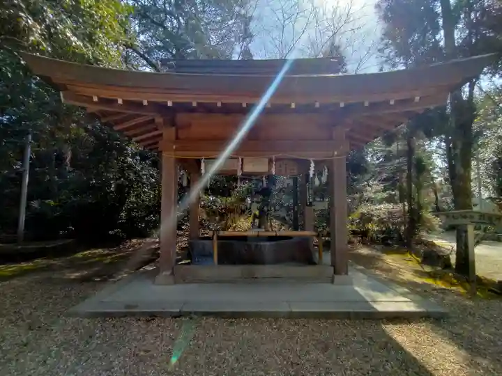 大和神社の手水舎