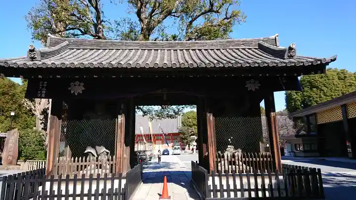 宝仙寺の山門・神門