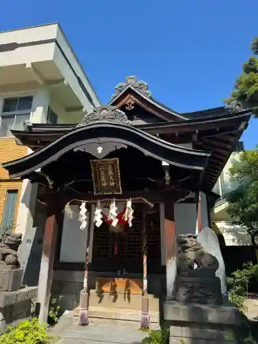 東神社の{uncategorized: "未分類", other: "その他", undefined: "問題あり", building: "その他建物", grave: "お墓", sacred_gate: "鳥居", guardian: "狛犬", statue: "像", buddha: "仏像", history: "歴史", nature: "自然", garden: "庭園", animal: "動物", pagoda: "塔", temizu: "手水舎", mountain_gate: "山門・神門", sanctuary: "本殿・本堂", subordinate: "末社・摂社", art: "芸術", scenery: "景色", jizo: "地蔵", ema: "絵馬", goshuin: "御朱印", omikuji: "おみくじ", items: "授与品その他", amulet: "お守り", goshuincho: "御朱印帳", eats: "食事", festival: "お祭り", votive_dance: "神楽", shichigosan: "七五三参", wedding: "結婚式", experience: "体験その他", initially: "初詣", around: "周辺", anti_infection: "感染症対策"}