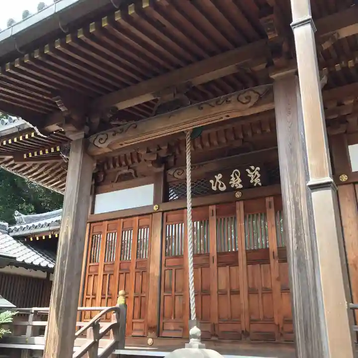 中山寺の本殿・本堂