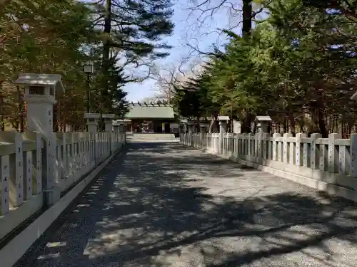 千歳神社の{uncategorized: "未分類", other: "その他", undefined: "問題あり", building: "その他建物", grave: "お墓", sacred_gate: "鳥居", guardian: "狛犬", statue: "像", buddha: "仏像", history: "歴史", nature: "自然", garden: "庭園", animal: "動物", pagoda: "塔", temizu: "手水舎", mountain_gate: "山門・神門", sanctuary: "本殿・本堂", subordinate: "末社・摂社", art: "芸術", scenery: "景色", jizo: "地蔵", ema: "絵馬", goshuin: "御朱印", omikuji: "おみくじ", items: "授与品その他", amulet: "お守り", goshuincho: "御朱印帳", eats: "食事", festival: "お祭り", votive_dance: "神楽", shichigosan: "七五三参", wedding: "結婚式", experience: "体験その他", initially: "初詣", around: "周辺", anti_infection: "感染症対策"}