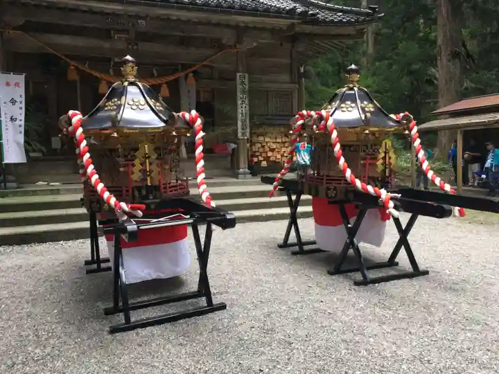 雄山神社中宮祈願殿のその他建物