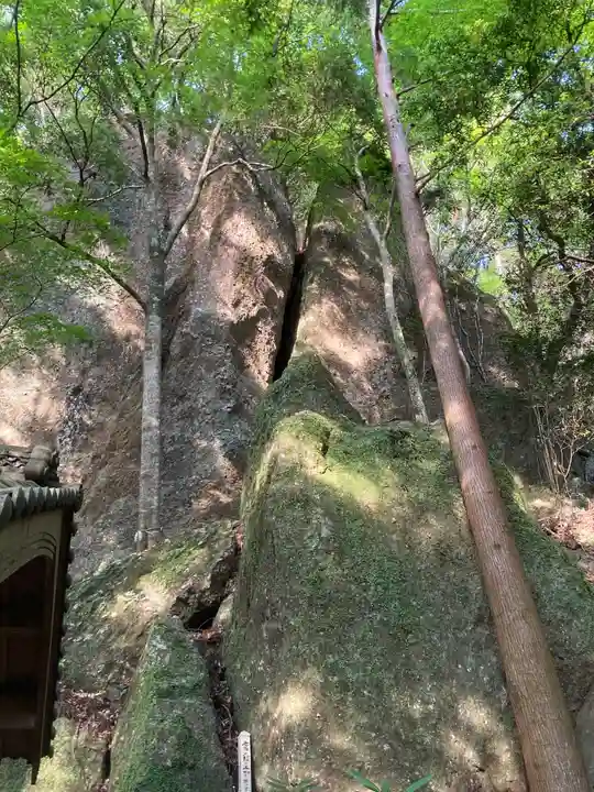 立岩神社の本殿・本堂