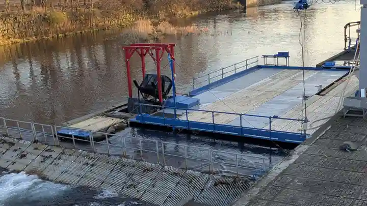 サケ神社(サケの慰霊塔)のその他建物