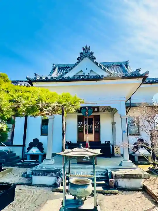 少林寺の{uncategorized: "未分類", other: "その他", undefined: "問題あり", building: "その他建物", grave: "お墓", sacred_gate: "鳥居", guardian: "狛犬", statue: "像", buddha: "仏像", history: "歴史", nature: "自然", garden: "庭園", animal: "動物", pagoda: "塔", temizu: "手水舎", mountain_gate: "山門・神門", sanctuary: "本殿・本堂", subordinate: "末社・摂社", art: "芸術", scenery: "景色", jizo: "地蔵", ema: "絵馬", goshuin: "御朱印", omikuji: "おみくじ", items: "授与品その他", amulet: "お守り", goshuincho: "御朱印帳", eats: "食事", festival: "お祭り", votive_dance: "神楽", shichigosan: "七五三参", wedding: "結婚式", experience: "体験その他", initially: "初詣", around: "周辺", anti_infection: "感染症対策"}