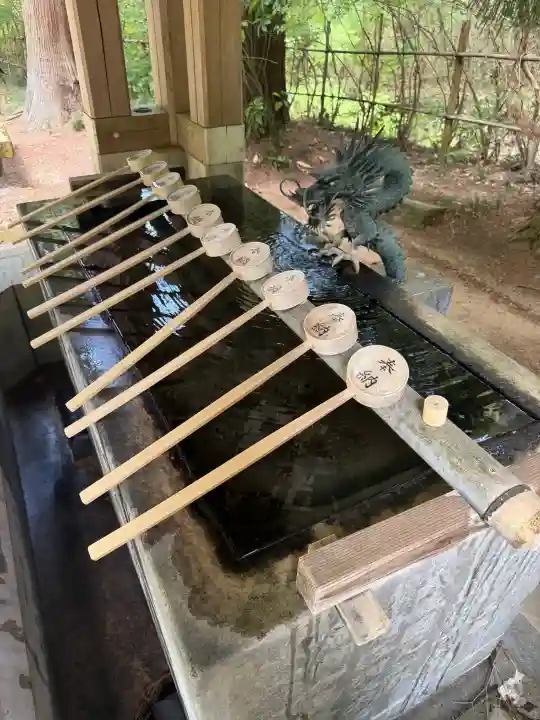 武蔵二宮 金鑚神社の{uncategorized: "未分類", other: "その他", undefined: "問題あり", building: "その他建物", grave: "お墓", sacred_gate: "鳥居", guardian: "狛犬", statue: "像", buddha: "仏像", history: "歴史", nature: "自然", garden: "庭園", animal: "動物", pagoda: "塔", temizu: "手水舎", mountain_gate: "山門・神門", sanctuary: "本殿・本堂", subordinate: "末社・摂社", art: "芸術", scenery: "景色", jizo: "地蔵", ema: "絵馬", goshuin: "御朱印", omikuji: "おみくじ", items: "授与品その他", amulet: "お守り", goshuincho: "御朱印帳", eats: "食事", festival: "お祭り", votive_dance: "神楽", shichigosan: "七五三参", wedding: "結婚式", experience: "体験その他", initially: "初詣", around: "周辺", anti_infection: "感染症対策"}