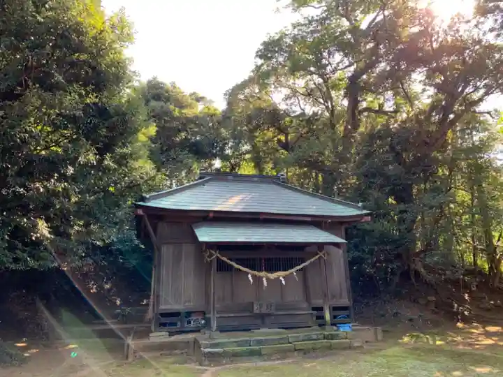 諏訪神社の本殿・本堂
