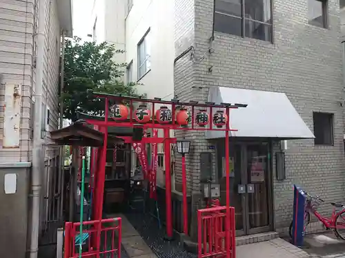 純子稲荷神社の鳥居