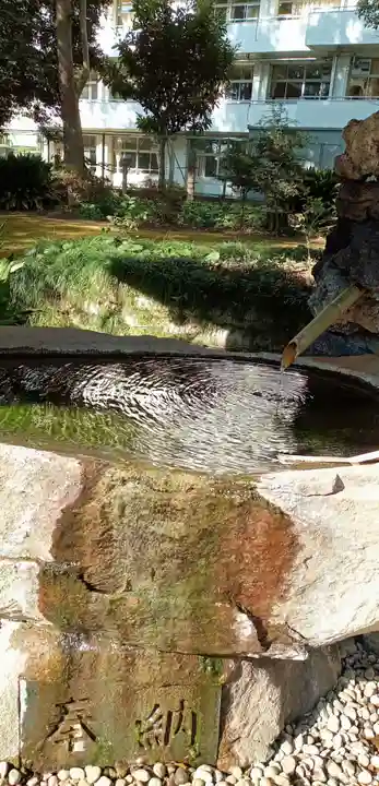 前原御嶽神社の手水舎